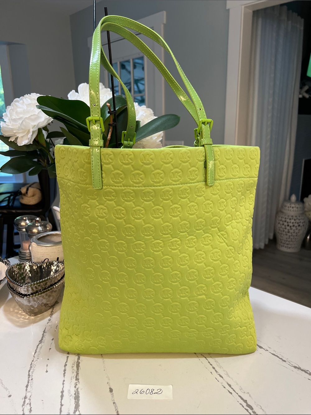 Michael Kors Het Set Neoprene Large Neon Lime Embossed Logo Tote - Picture 3 of 16